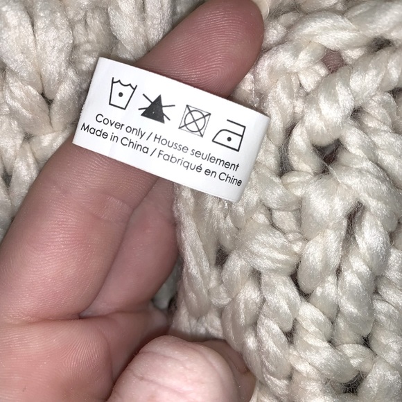 Indigo chunky knit cream coloured scarf from Indigo - Picture 10 of 10